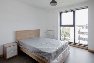 High Spec 3 bed 2 bath apartment.  Main Photo