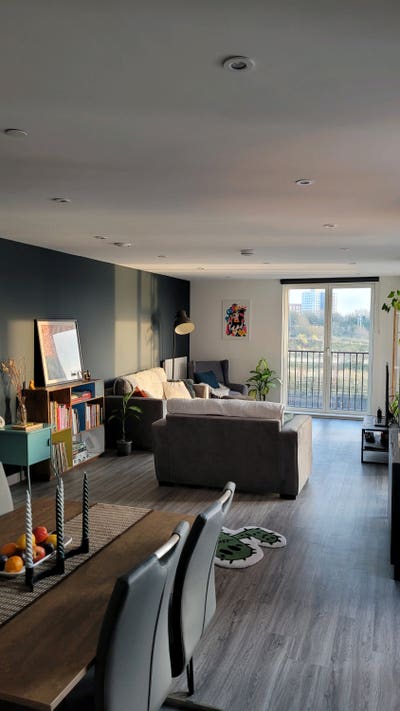 Flatmates wanted, 1 dbl room, 1 large dbl ensuite Main Photo