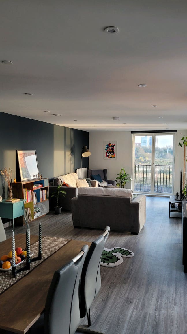 Flatmates wanted, 1 dbl room, 1 large dbl ensuite Main Photo