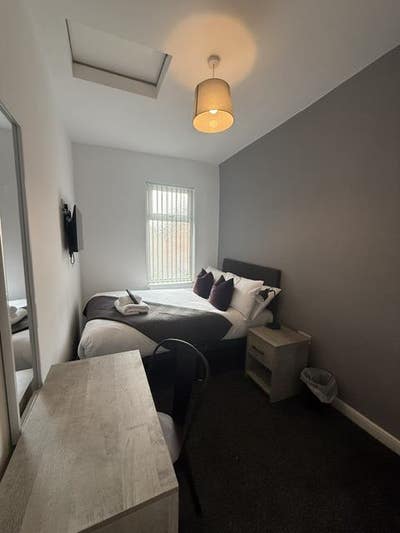 Spacious Double Rooms Available  Main Photo