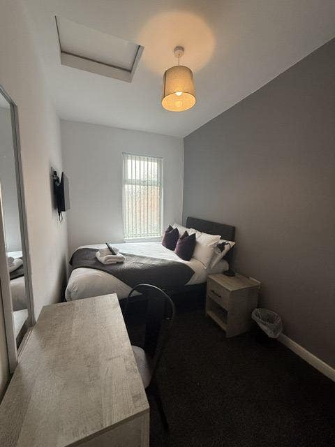 Spacious Double Rooms Available  Main Photo