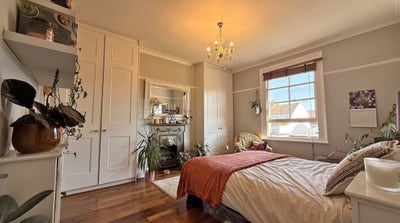 Beautiful Huge Room - Situated minutes from Tube! Main Photo