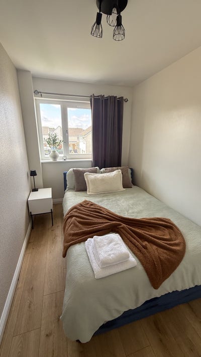 Two rooms to let.  Main Photo