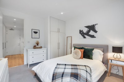 1 bed flat in Nine Elms Main Photo