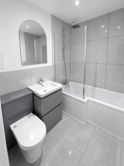 Ilford| Double Room & Primary Bathroom Use  Main Photo