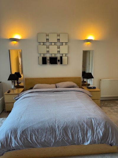 Master bedroom  huge king size double bedroom Main Photo