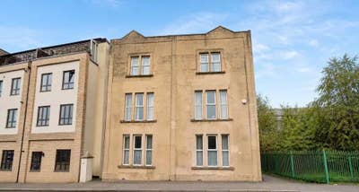 Stunning Refurbished Townhouse Harbourside Main Photo