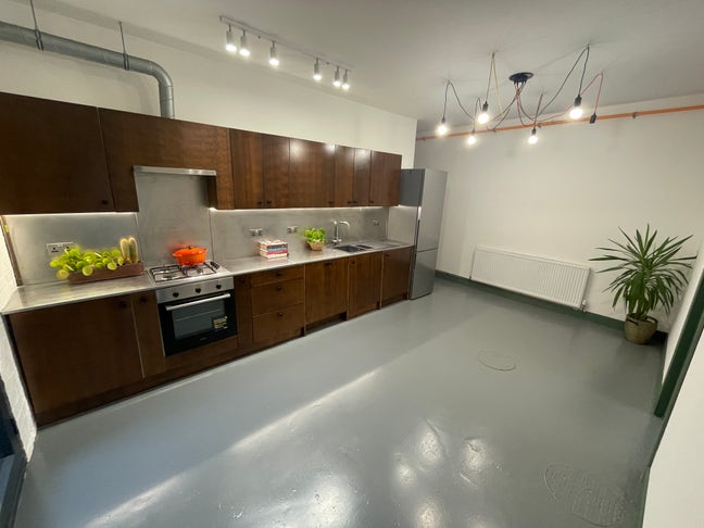 4 bed warehouse apartment, London Fields Hackney Main Photo