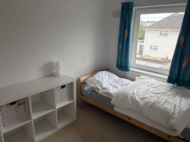 Sweet single room in shared house Main Photo