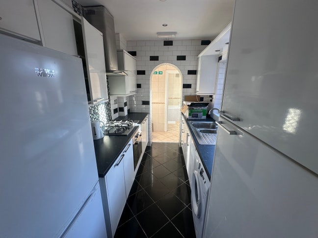 Two rooms available in handsworth B21  Main Photo