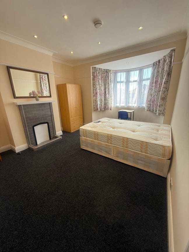 Beautiful Double Room to Rent in  Osterley Main Photo