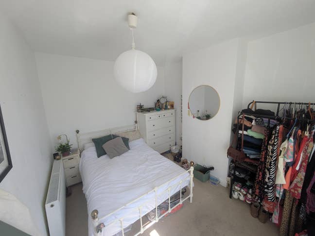 Double room in queer friendly communal home Main Photo