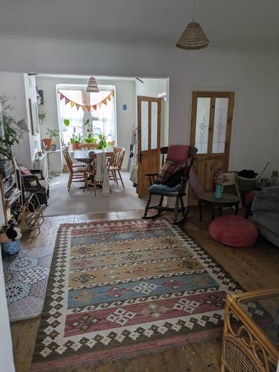 Double room in queer friendly communal home Main Photo