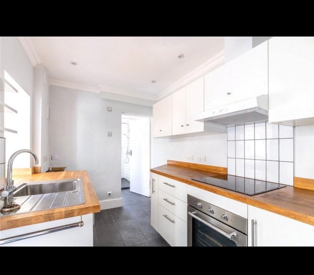 Stunning home close to city centre  Main Photo