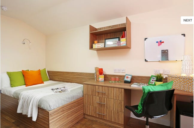 Deluxe En-Suite Room, Waterside Court, Chester – A Main Photo