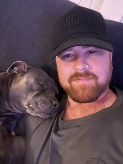 Professional Male seeks a single or double room Main Photo