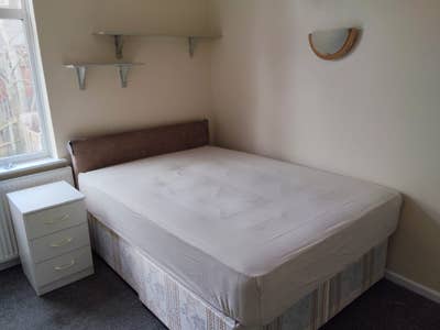 Spacious & Cosy Double Rooms for Rent- DY2 0YA Main Photo