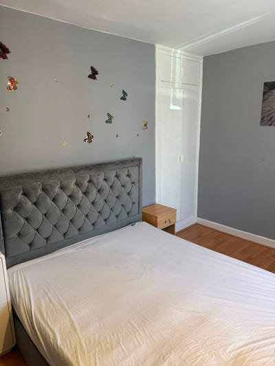 Two Double Rooms Available - Chigwell, IG7  Main Photo