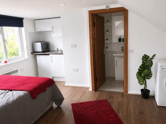 Bright Self-Contained Studio – N18  Main Photo