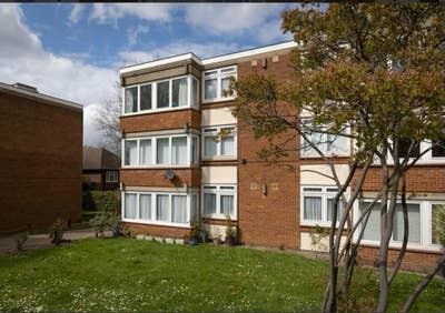 Beautiful 2-Bedroom First Floor Flat Woodford  Main Photo