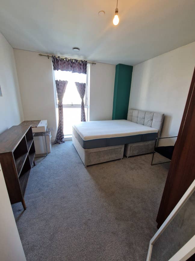  Spacious Double Room Available – W12  Main Photo