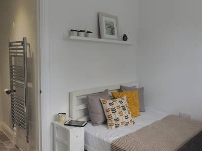 Ensuite Dbl  | Prime Location & Deposit Options* Main Photo