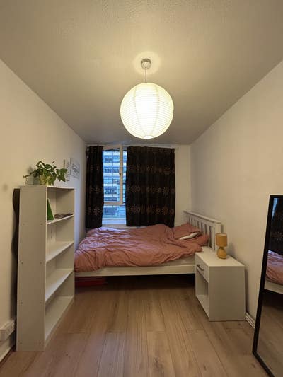 1 Double Room Sublet in Old Street Main Photo