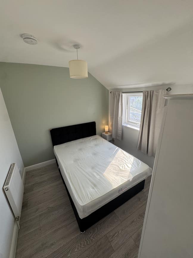 Double Room | &pound;600-&pound;650 pcm | Available 01.07 Main Photo