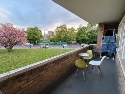 Double Room - Wembley Park Station  Main Photo