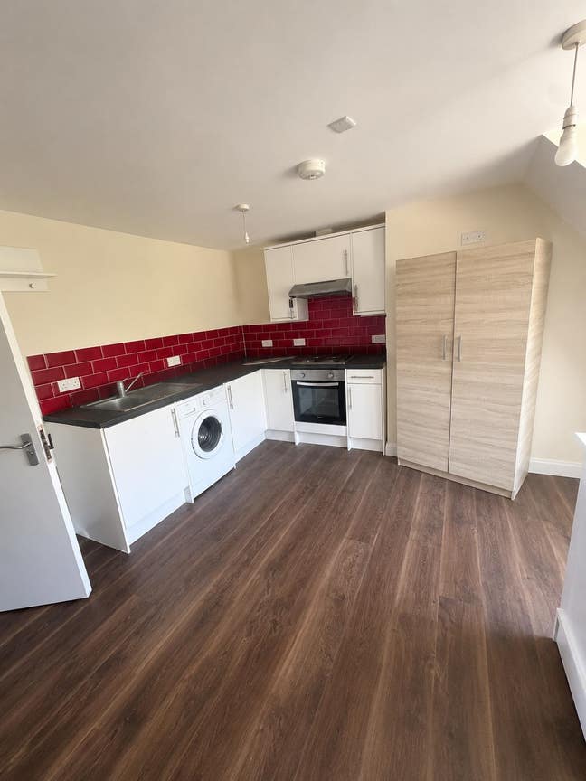 Studio Flat - &pound;800 per month | Croydon CR0 Main Photo
