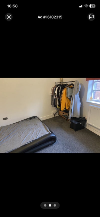 Room in friendly house Main Photo