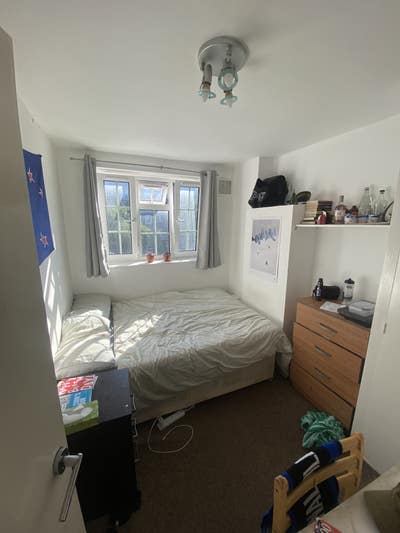 Double Room Available in Kiwi Flat – Stockwell Main Photo