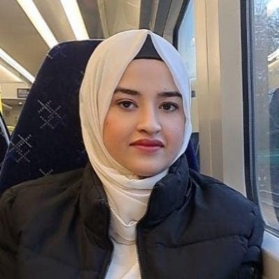 Professional Female seeks a single or double room Main Photo