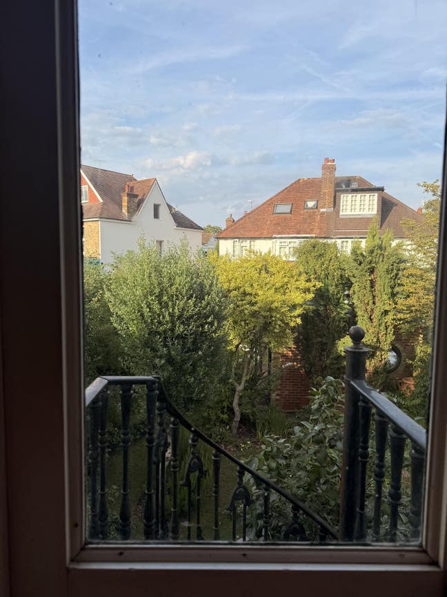 Double room in friendly houseshare - quiet road Main Photo
