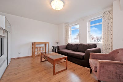 Spacious, West End 2 bedroom Main Photo