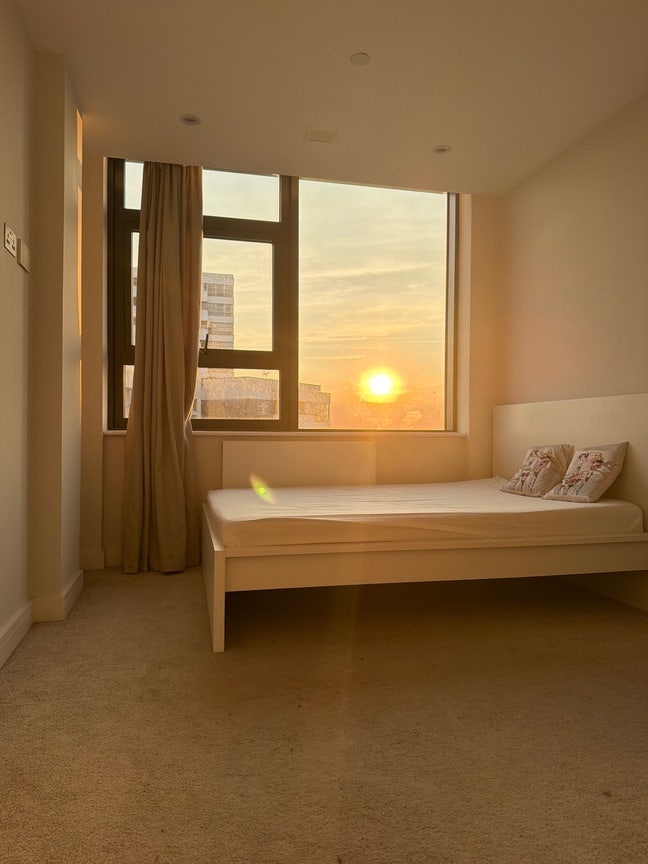 One bedroom available  Main Photo