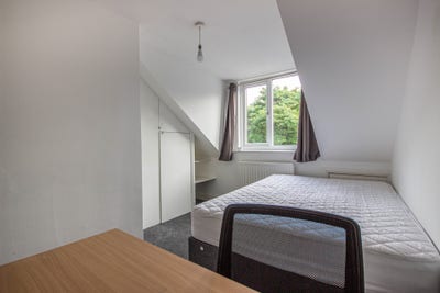 Spacious rooms Claremont Rd flat in Spital Tongues Main Photo