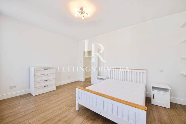 4 Bed Furnished House With Garden Main Photo