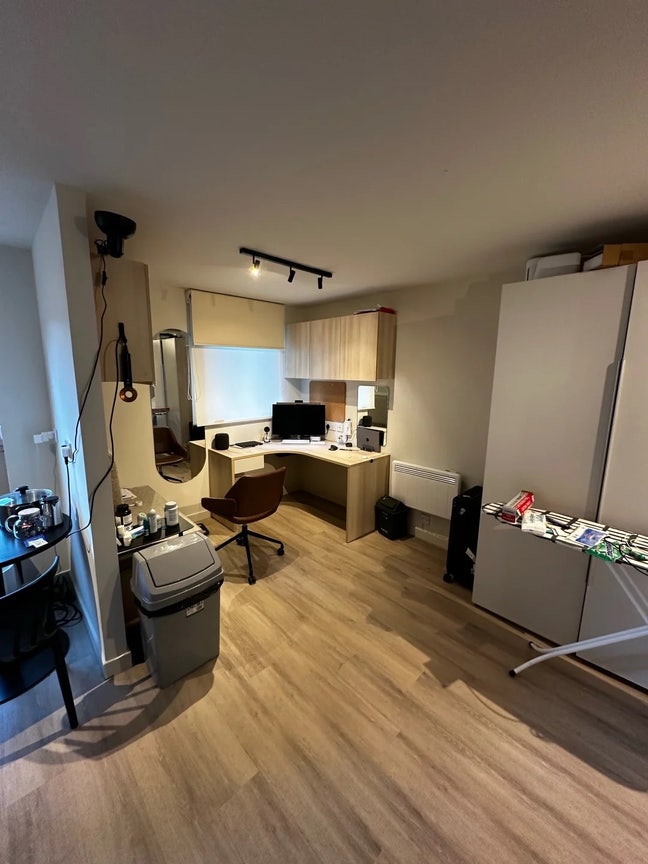 Student Roost Gibson Street Studio takeover &pound;299pw Main Photo