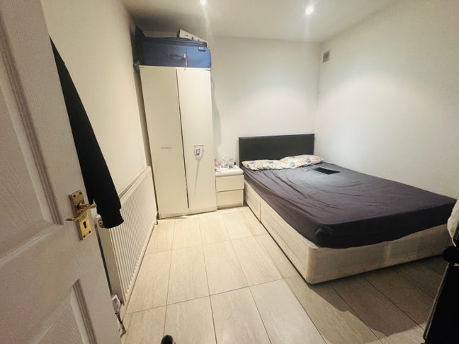 Room for rent Main Photo