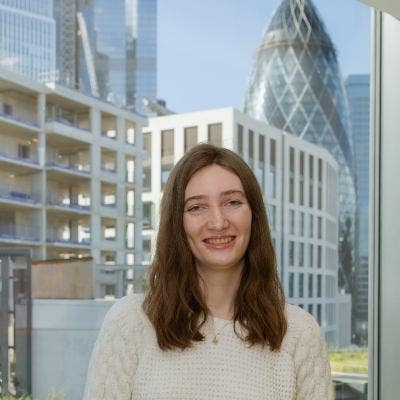 23 year old professional looking for a room Main Photo