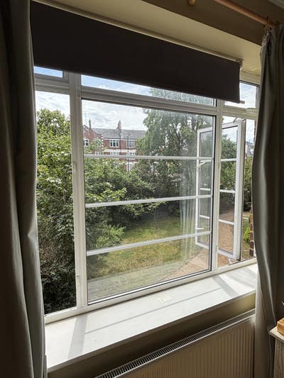 Room for rent in beautiful 3B nex to Barons Court Main Photo