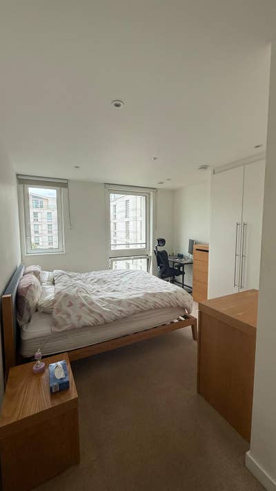 En-suite Double Room in East Village Main Photo