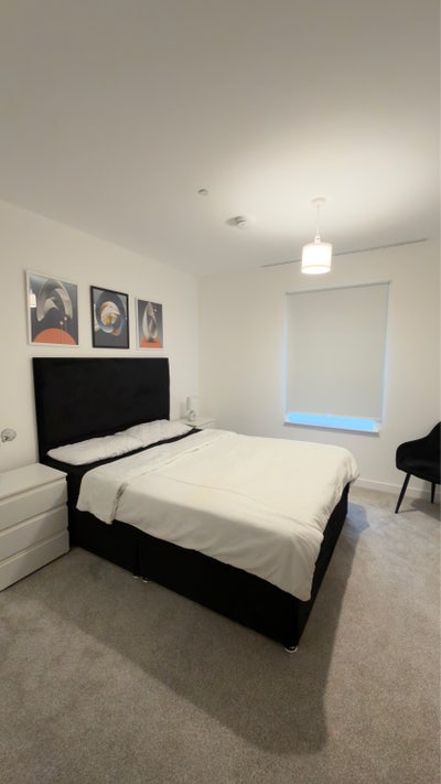 Lovely king bed  &pound;950 monthly bills included Main Photo