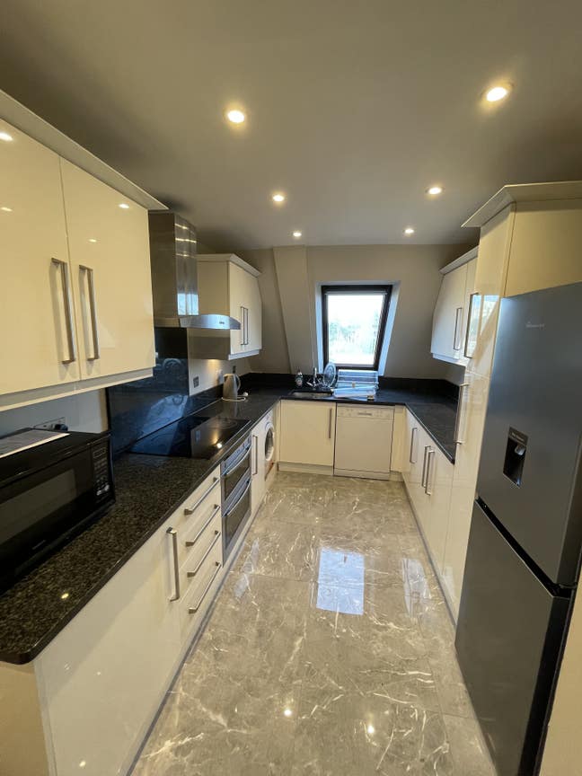 Ensuite double room to rent available now  Main Photo