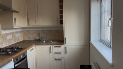 Double bed room near train station Main Photo