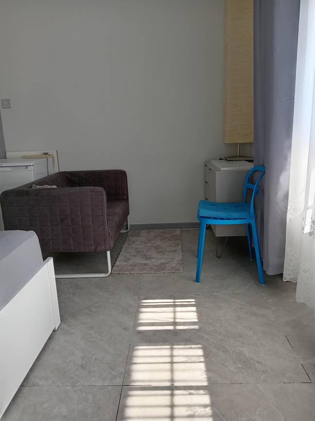 Spacious bedroom near Finchley Road at North Circ  Main Photo