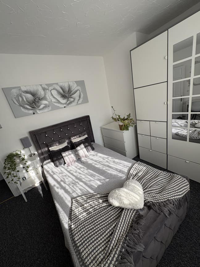 A cozy double room for rent  Main Photo