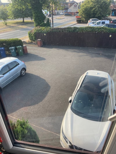 Looking for a flatmate Main Photo