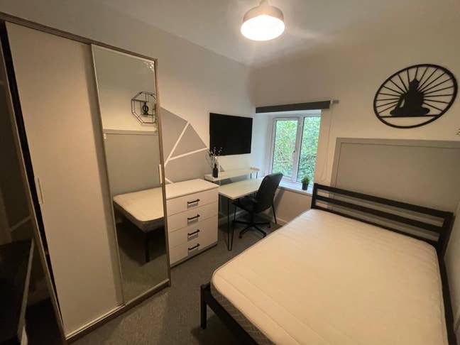 Room Close to City Centre Main Photo